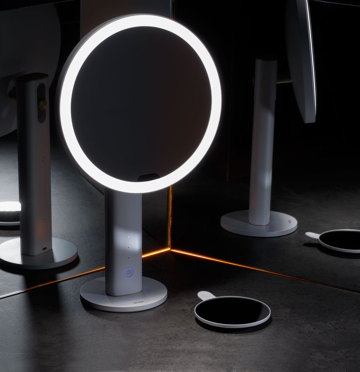 Косметическое зеркало D685 BORK