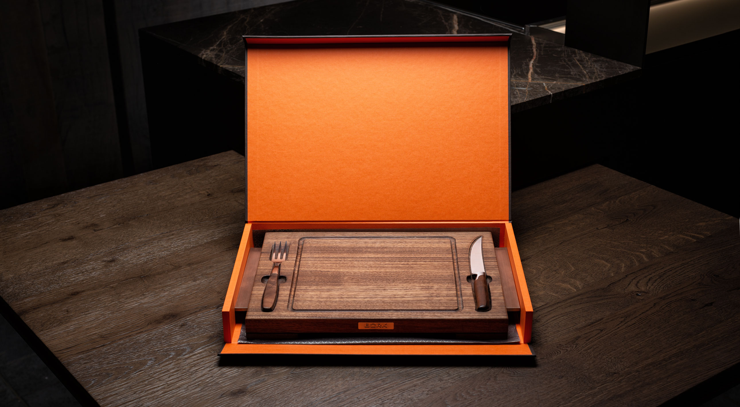 Доска для стейка с приборами BORK HB703 - фото 1