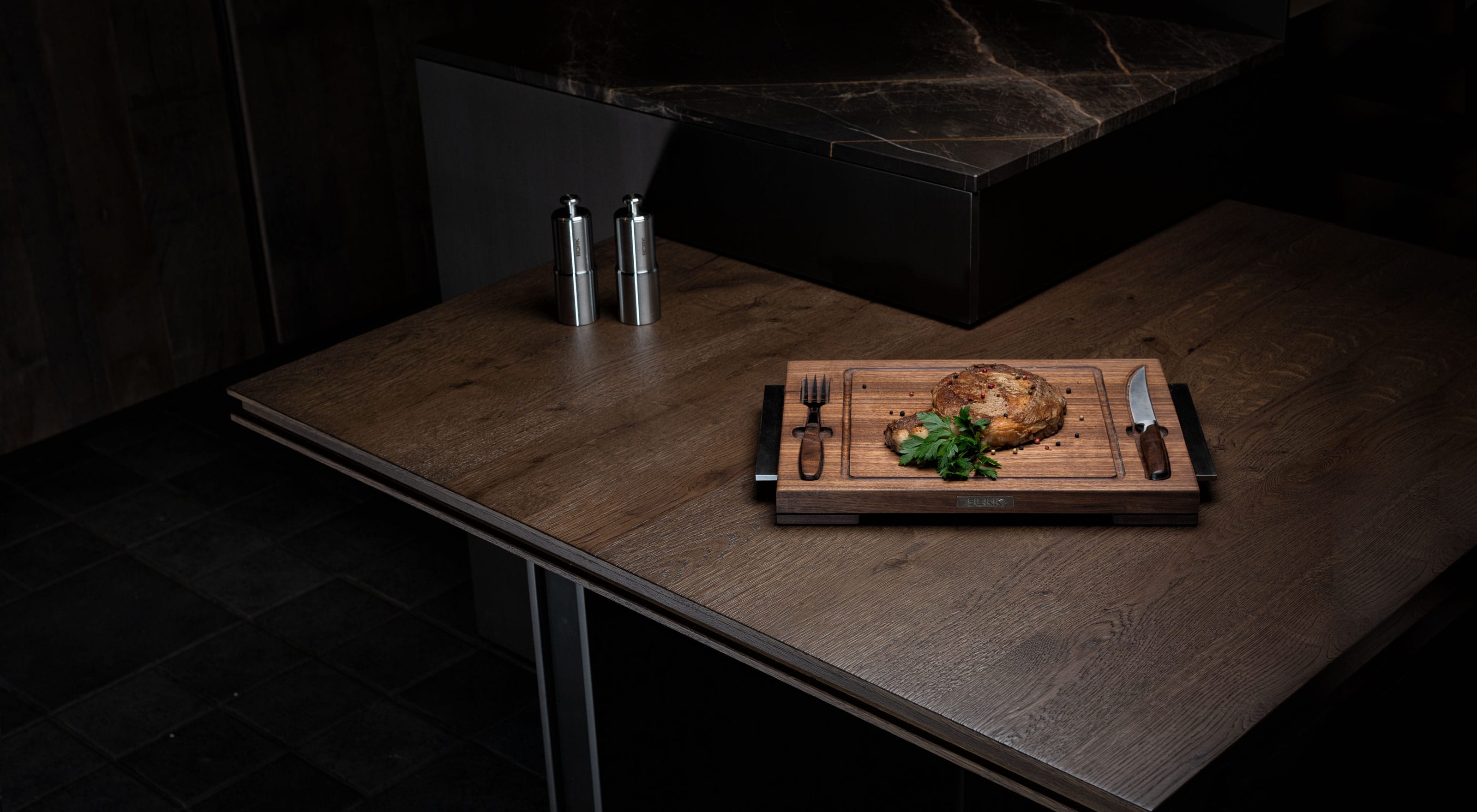 Доска для стейка с приборами BORK HB703 — купить в официальном интернет-магазине БОРК