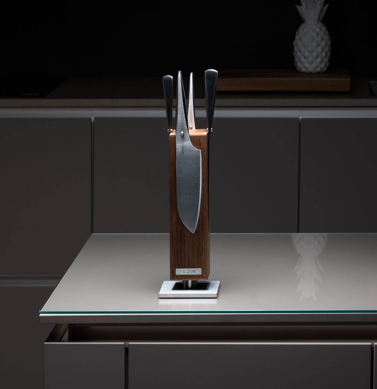 Держатель магнитный для ножей HN581 BORK