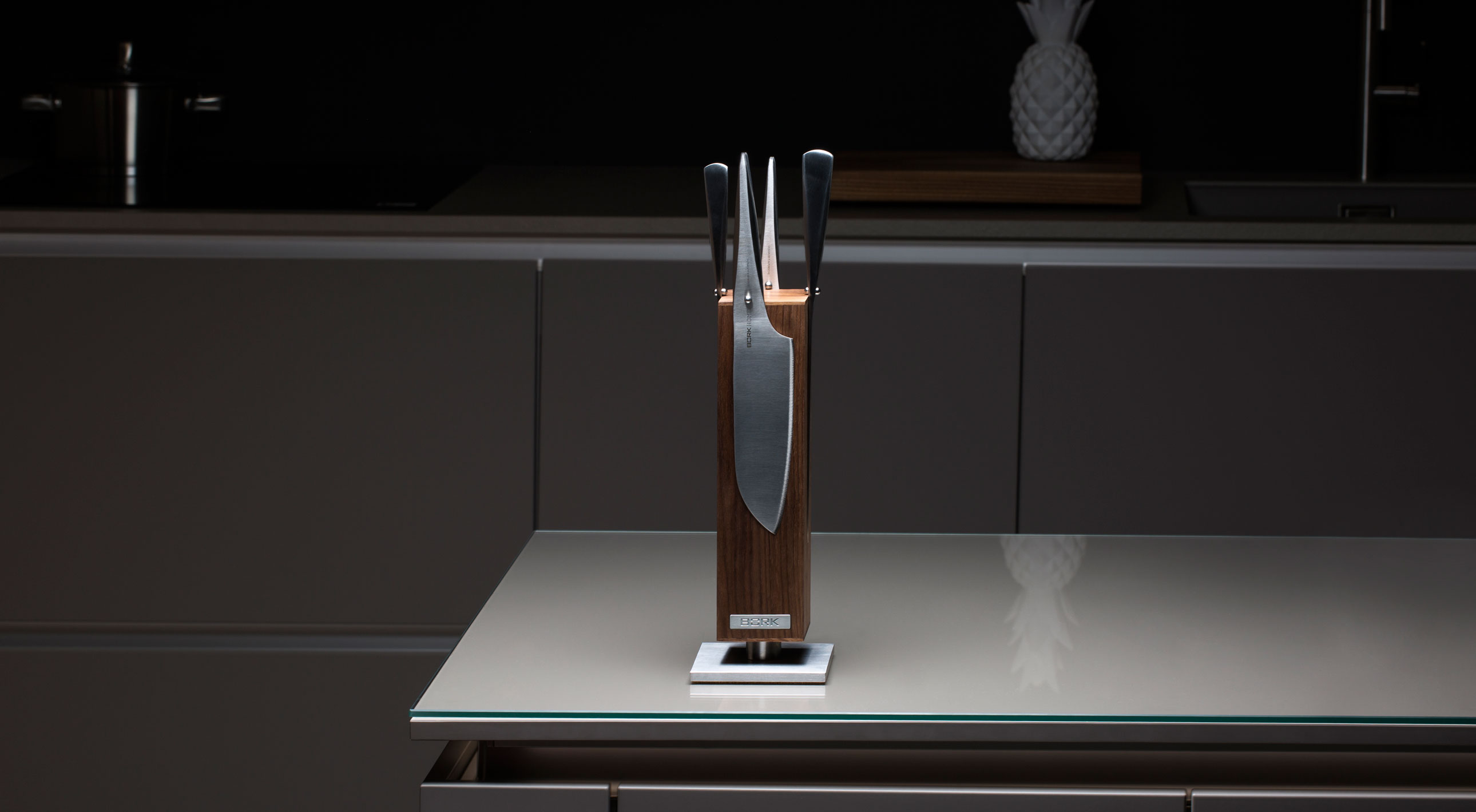 Подставка для ножей магнитная BORK HN581 - фото 1