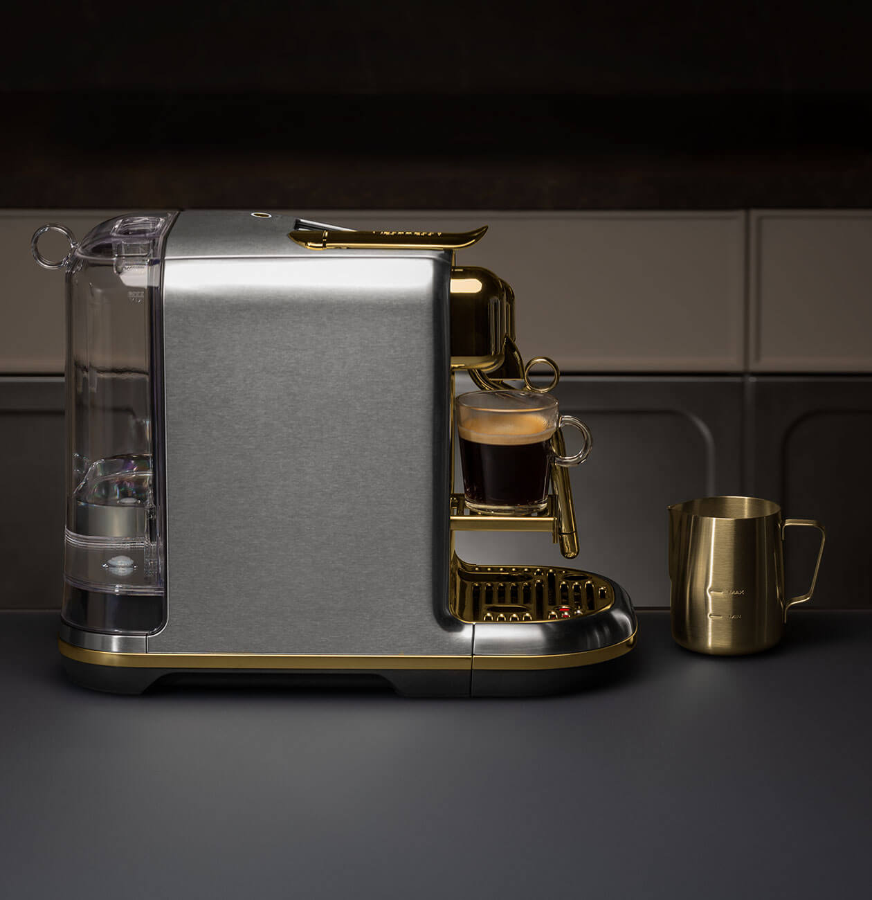 Капсульная кофемашина C831 Creatista Pro BORK Gold