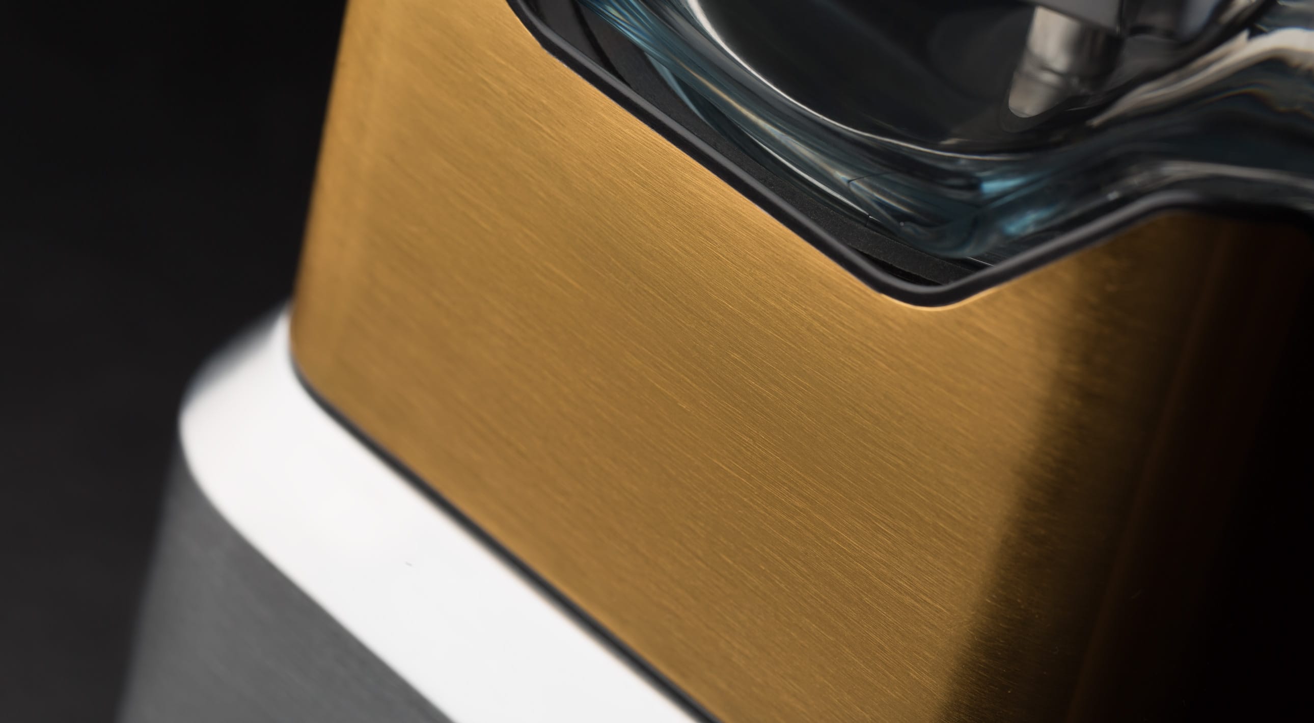 Блендер BORK B800 Gold - фото 2