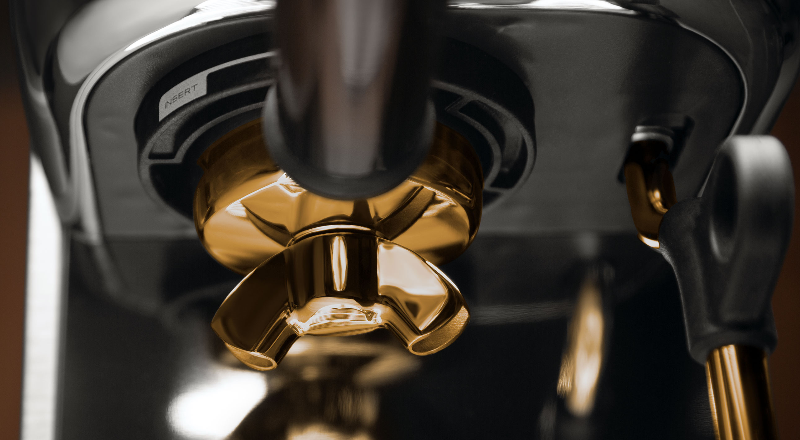 Кофеварка BORK C701 Gold - фото 1