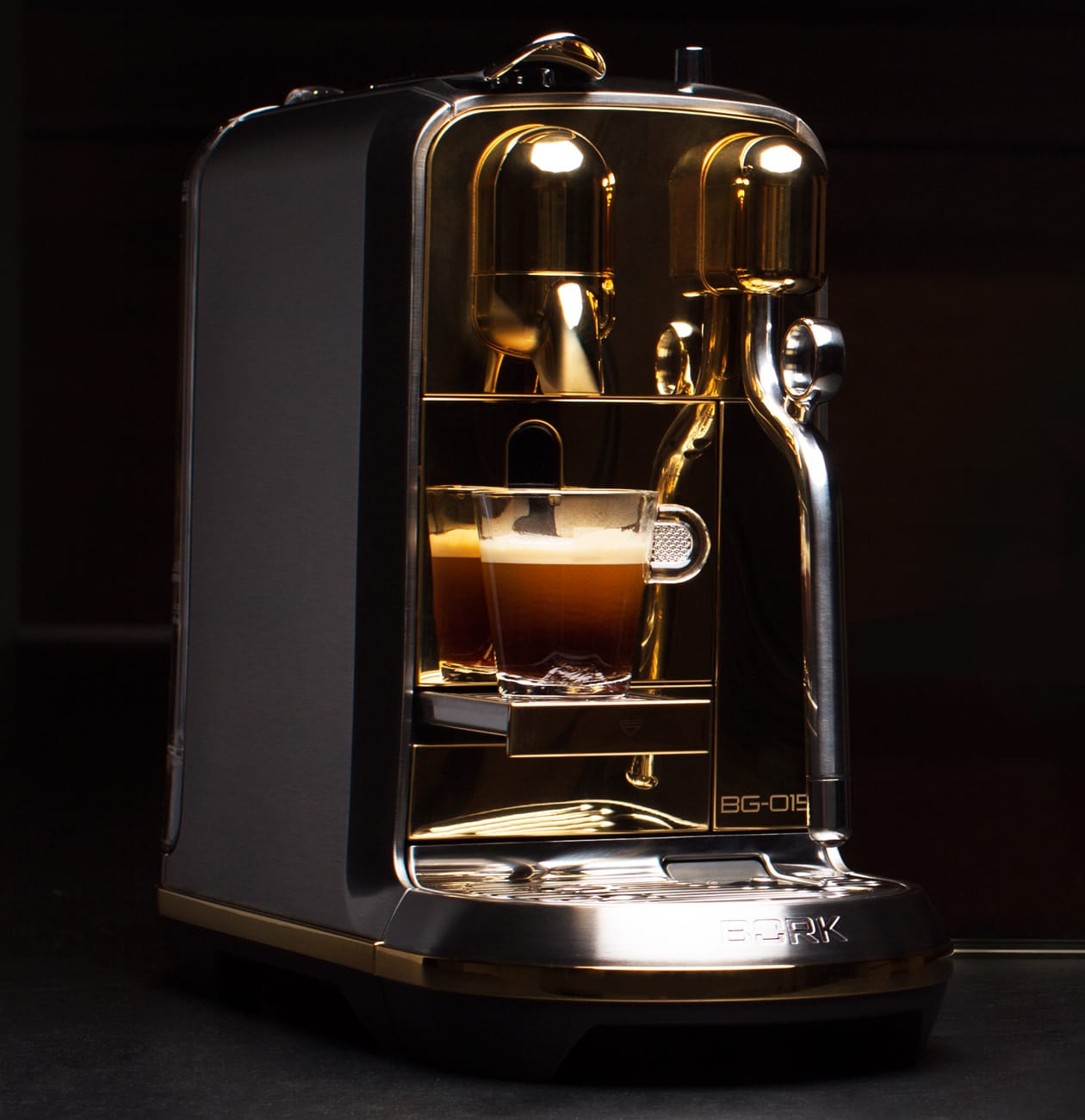 BORK C830 Creatista Plus Gold — купить капсульную кофемашину БОРК C830  Creatista Plus Gold, цена на сайте официального интернет-магазина BORK