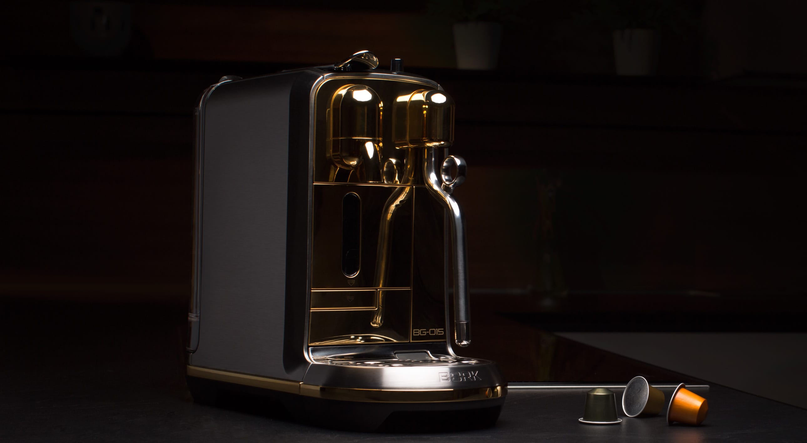 Капсульная кофемашина BORK C830 CreatistaPlus Gold - фото 1