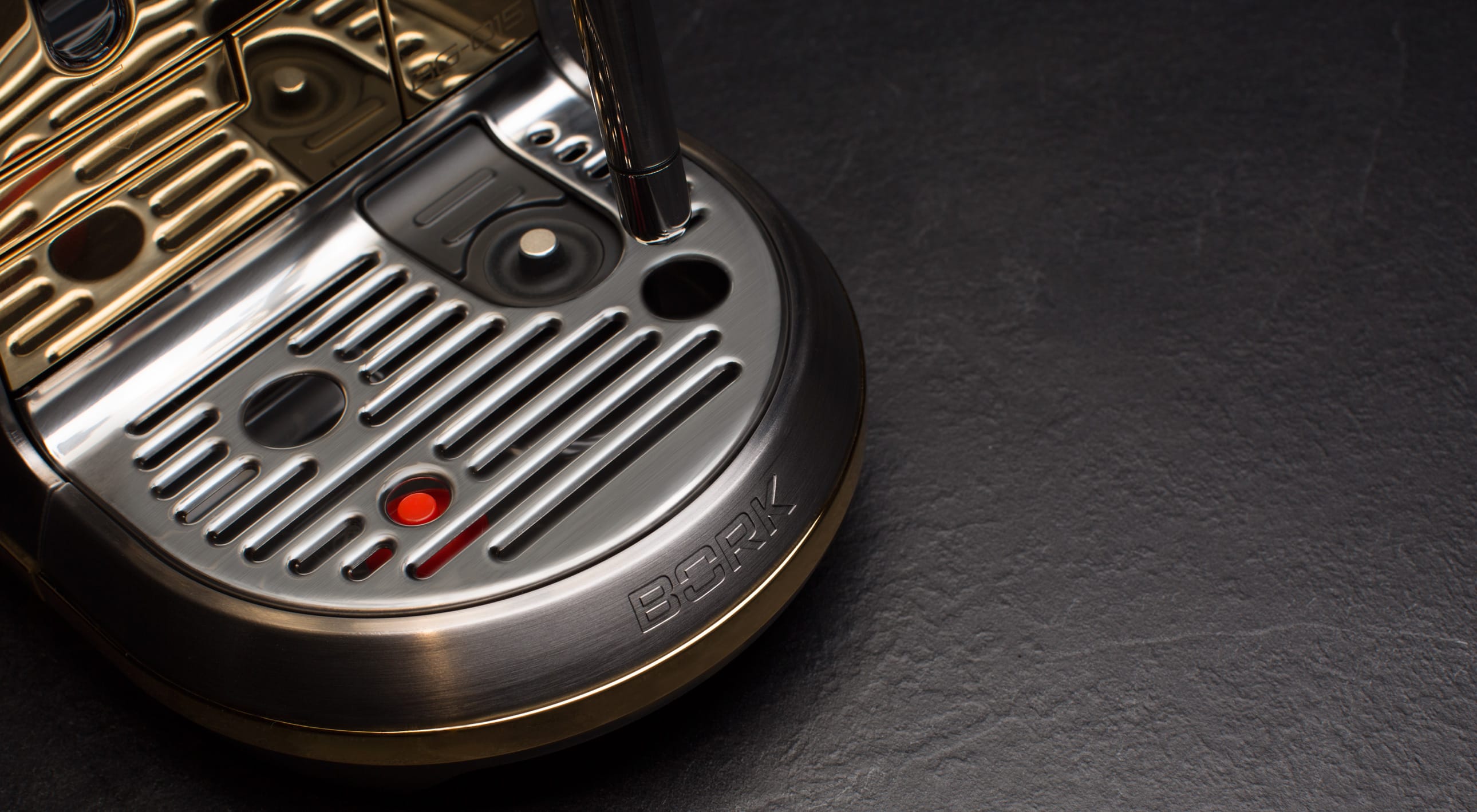 Капсульная кофемашина BORK C830 CreatistaPlus Gold - фото 2