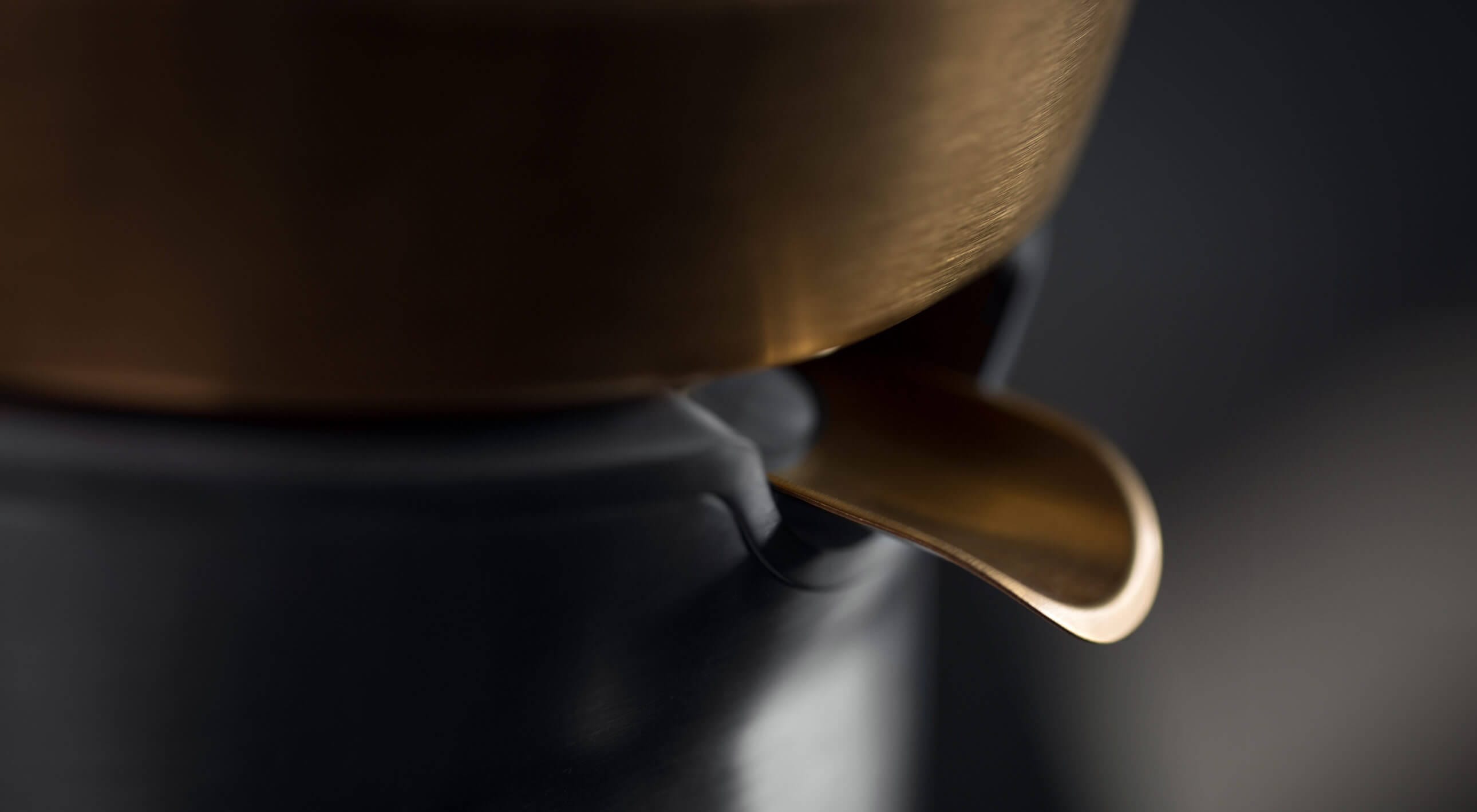 Соковыжиматель BORK Z800 Gold - фото 3